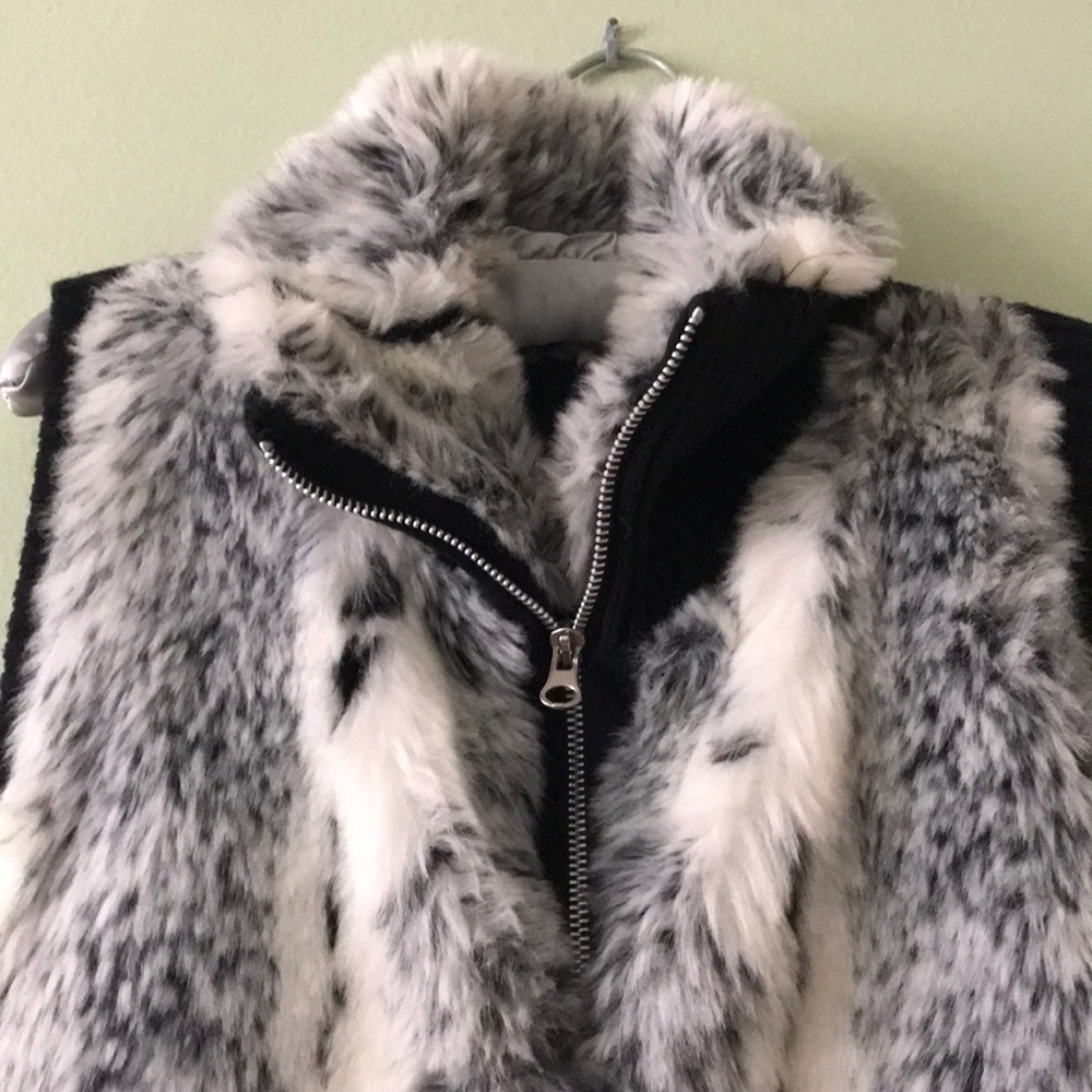 Vest - Picture 2 of 4